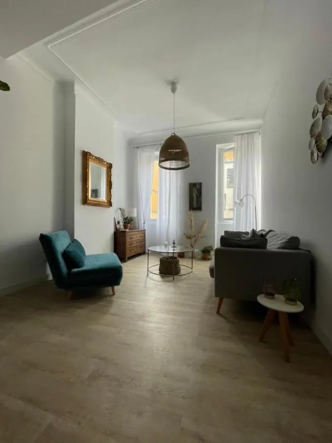 Appartement Elegant Apt In The Heart Of Marseille 0*,  France